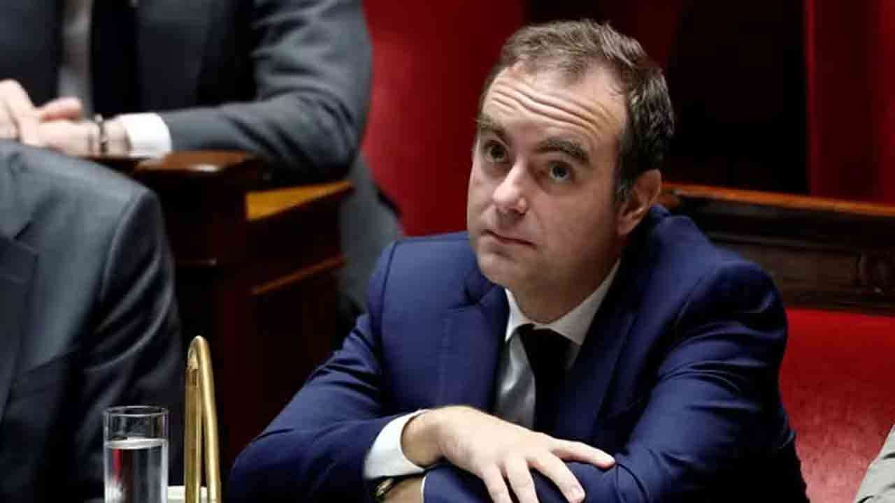 பிரான்ஸ் பிரதமருக்கு  எதிரான நம்பிக்கையில்லா தீர்மானம் தோல்வி