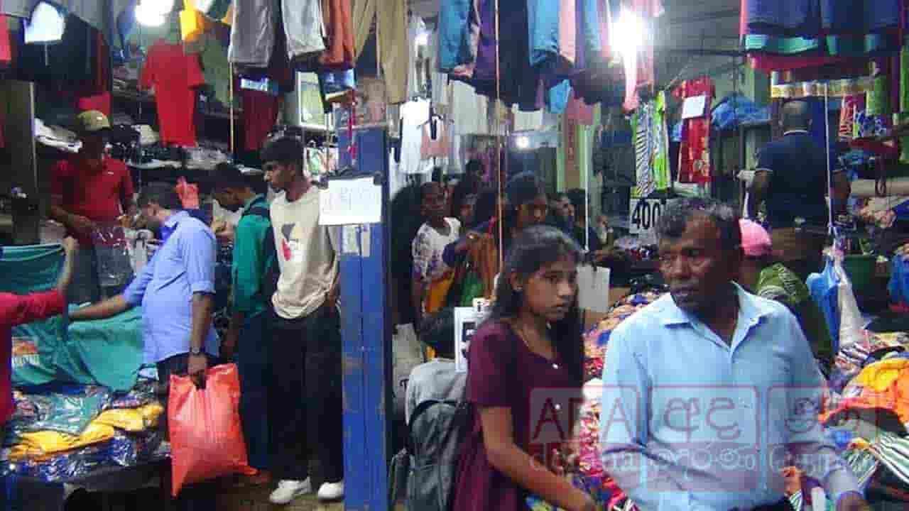 தீபாவளியை கொண்டாடுவதற்காக தயாராகி வரும் மலையக மக்கள் 