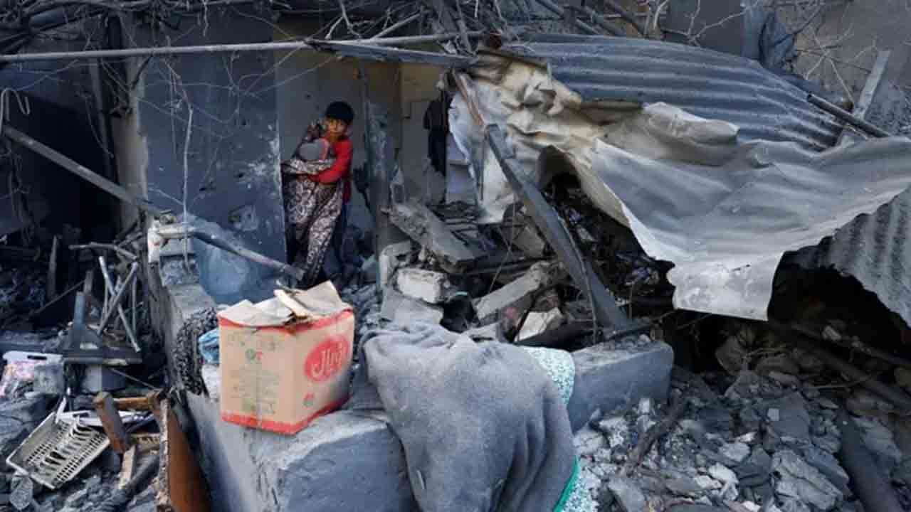  காசா தாக்குதலில் 46 குழந்தைகள் உட்பட 104 பேர் பலி