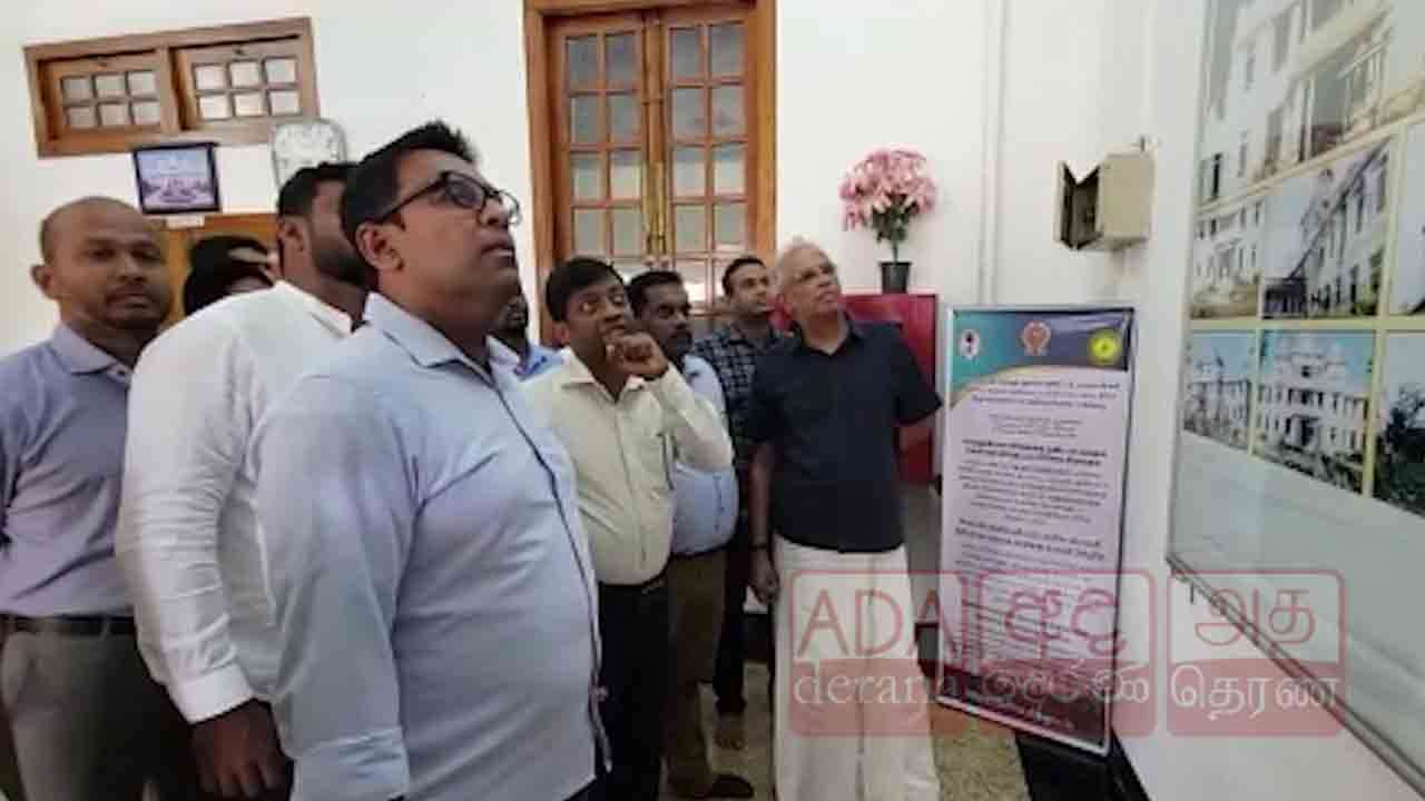 யாழ். நூலகத்தை பார்வையிட்ட அரசியல் கட்சிகளின் இளம் தலைவர்கள்