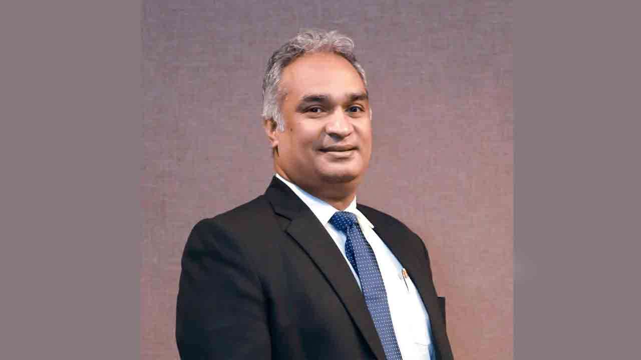 இலங்கையின் டிஜிட்டல் கல்வியில் முப்பெரும் சக்திகள்: அரசாங்கம், இளைஞர்கள் மற்றும் சமூக ஊடகங்கள்