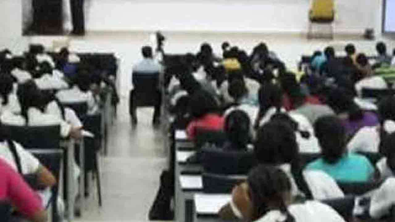 A/L வகுப்புக்கள், கருத்தரங்குகளுக்கு இன்று நள்ளிரவு முதல் தடை