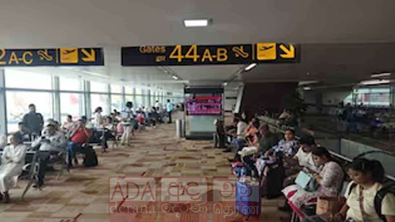 டெல்லியில் விமான சேவைகளுக்கு கடும் பாதிப்பு