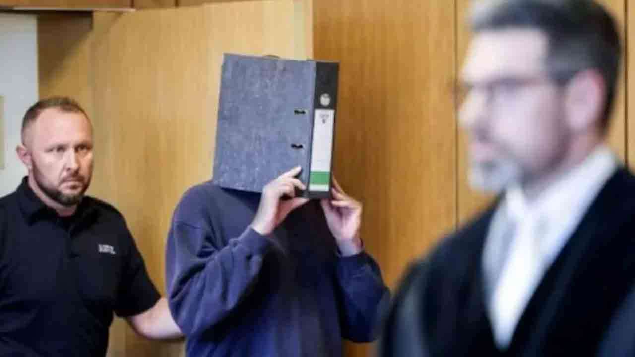 10 நோயாளிகளை ஊசி போட்டு கொலை செய்த ஆண் செவிலியர்!