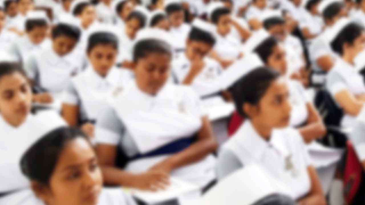 தாதியர் ஆசிரியர்களை உடனடியாக ஆட்சேர்ப்பு செய்ய அறிவுறுத்தல்