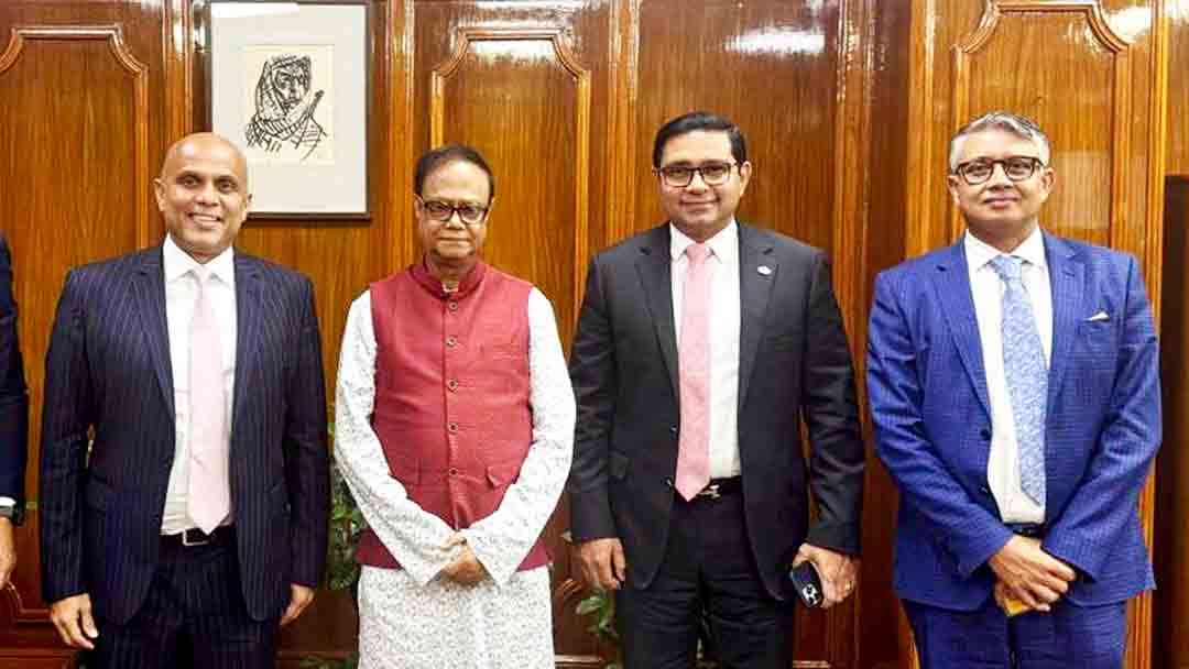 பிராந்திய உறவுகளை வலுப்படுத்தும் நோக்கத்தோடு கொமர்ஷல் வங்கியின் தலைமைத்துவம் பங்களாதேஷ் வங்கியின் ஆளுநரைச் சந்தித்தது