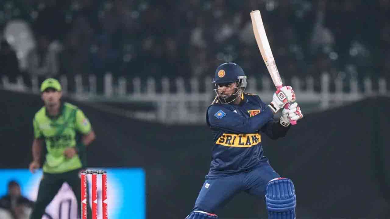 முதலாவது ஒருநாள் போட்டியில் போராடி தோற்றது இலங்கை!