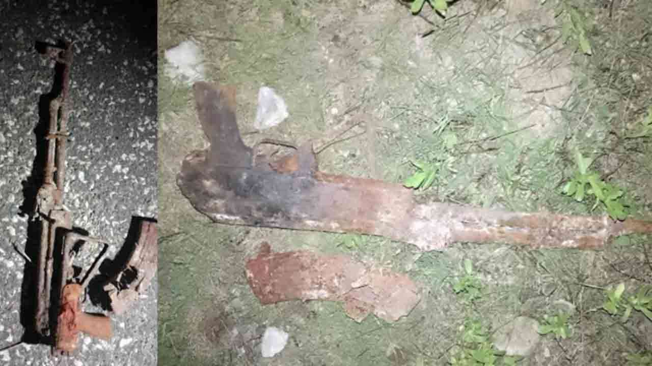 நெடுந்தீவில் பாவனையற்ற காணியில் இருந்து துப்பாக்கி மீட்பு