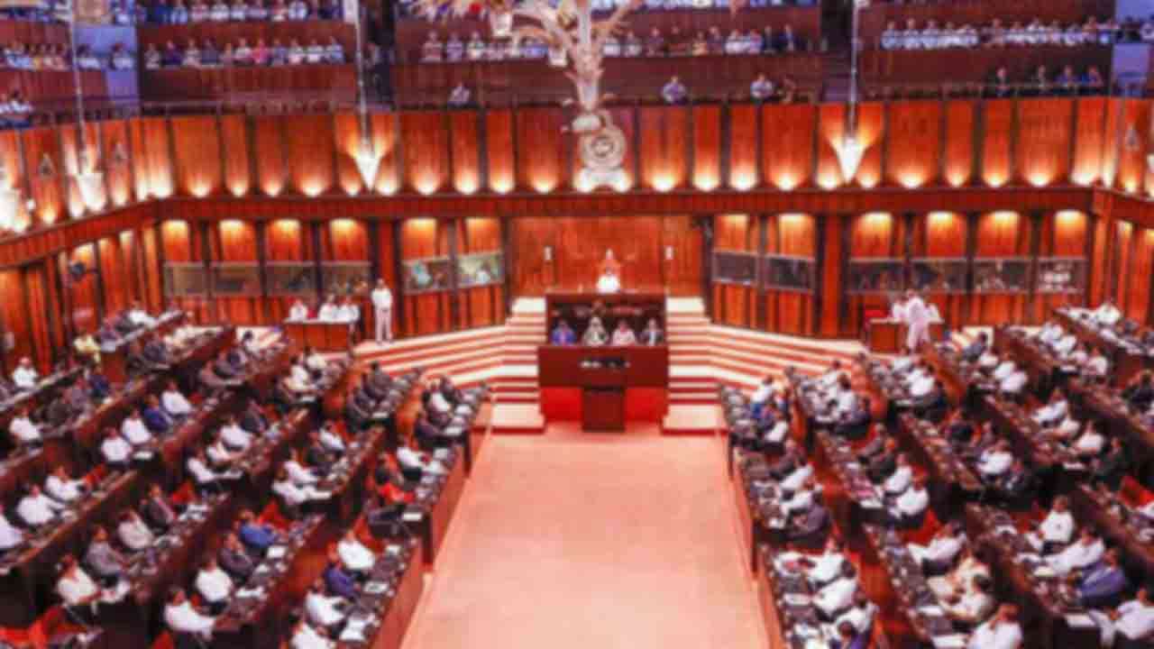 பொதுநிர்வாக, மாகாண சபைகள் மற்றும் உள்ளூராட்சி அமைச்சுக்கான ஒதுக்கீடுகள் நிறைவேற்றம்