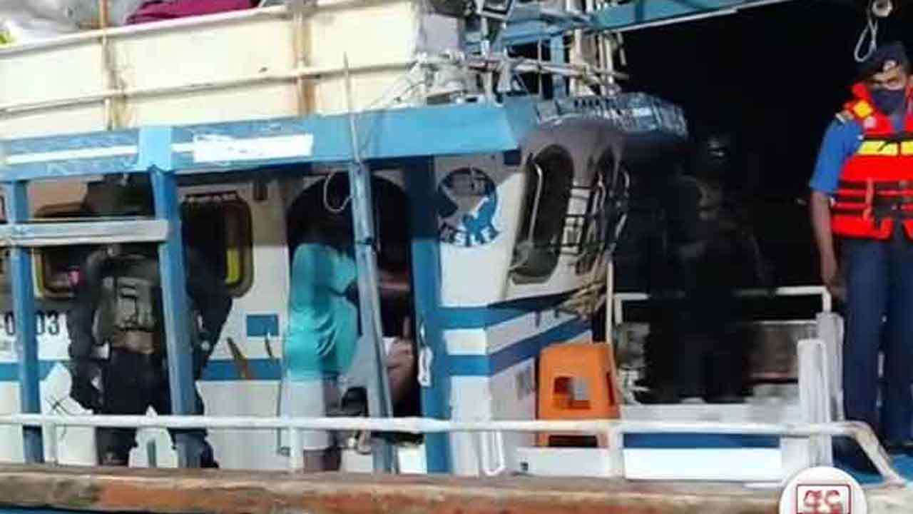 தென்கடலில் பிடிபட்ட படகு: வௌியான திடுக்கிடும் தகவல்கள்  