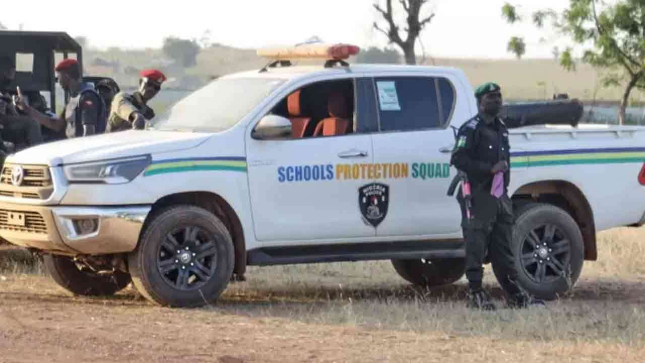 நைஜீரியாவில் 100-க்கும் மேற்பட்ட பாடசாலை மாணவர்கள் கடத்தல்