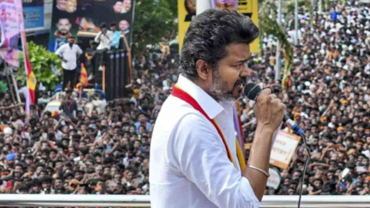 கரூர் சம்பவத்தின் பின் நாளை மக்களை சந்திக்கும் விஜய்!