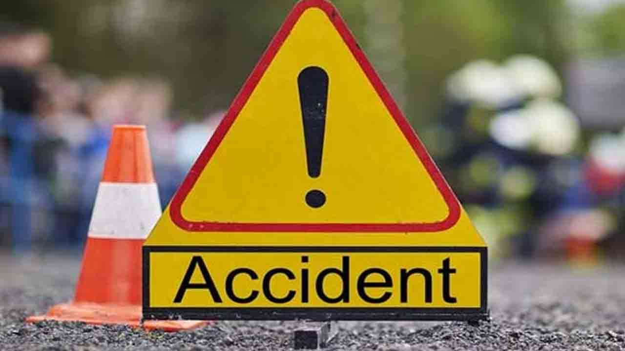 கார் பஸ்ஸுடன் மோதி விபத்து - ஒருவர் பலி