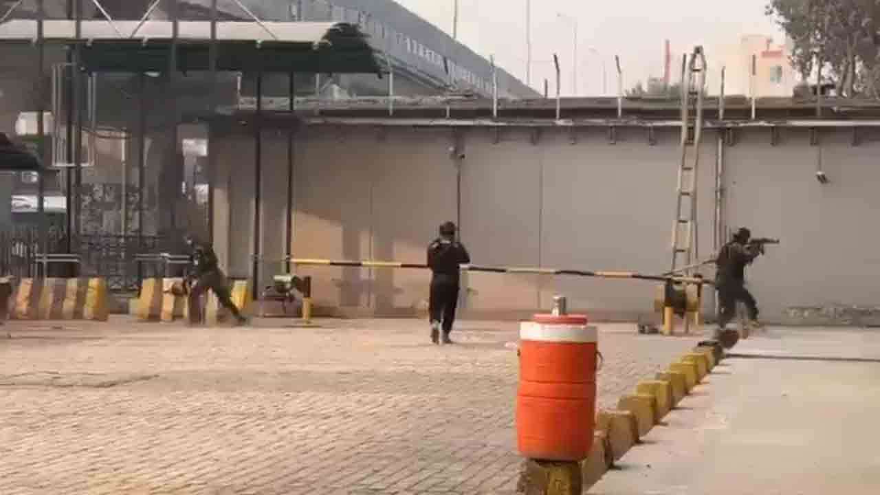 பாகிஸ்தானில் மீண்டும் தற்கொலை குண்டுத் தாக்குதல்