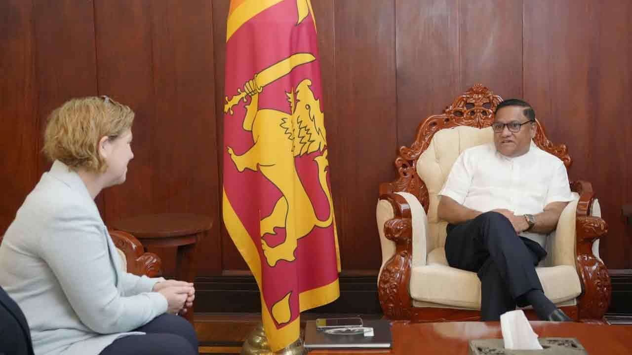 கனேடிய உயர்ஸ்தானிகரை சந்தித்த இலங்கை வௌிவிவகார அமைச்சர்