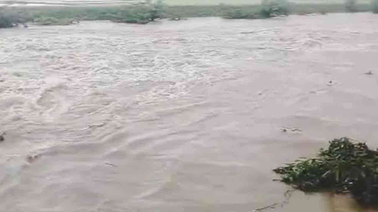 ஹெட ஓயாவில் வெள்ளப்பெருக்கு அபாயம்