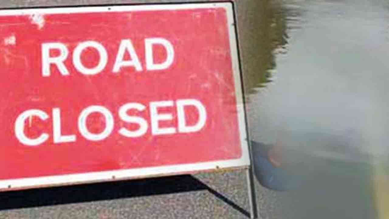 பொலன்னறுவை - மட்டக்களப்பு பிரதான வீதி முற்றாக மூடப்பட்டது