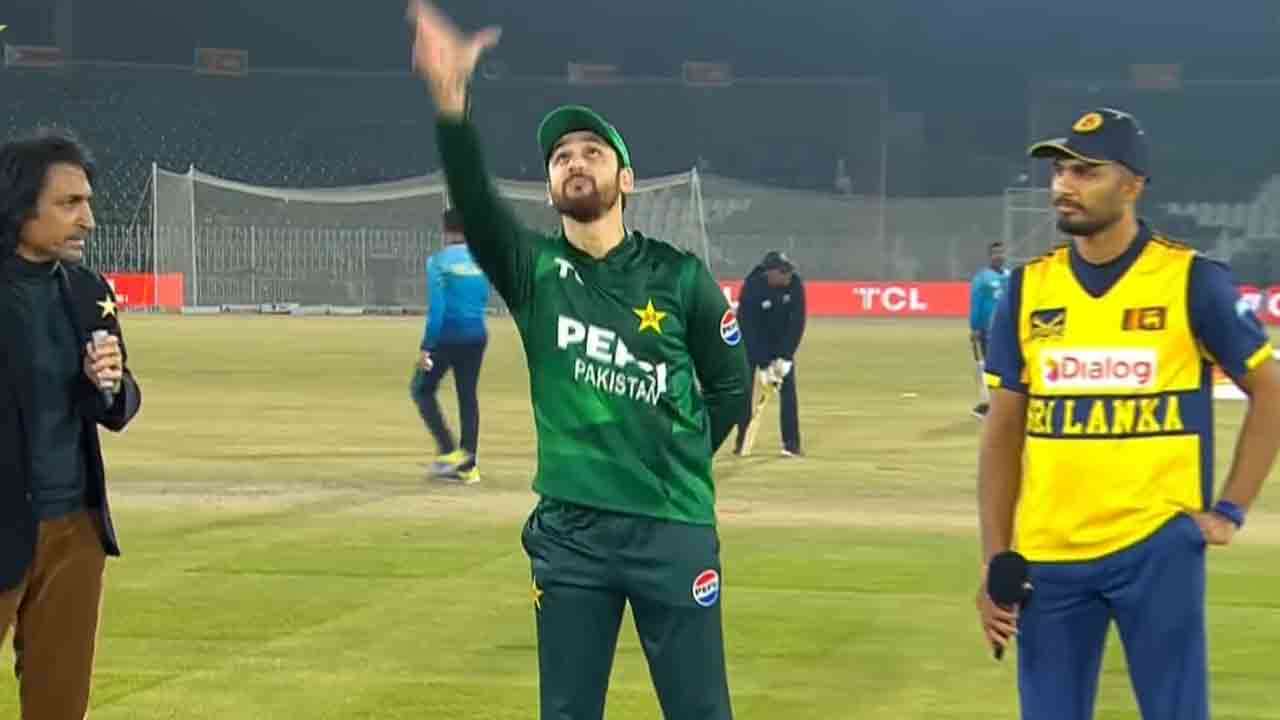  நாணய சுழற்சியில் பாகிஸ்தான் வெற்றி