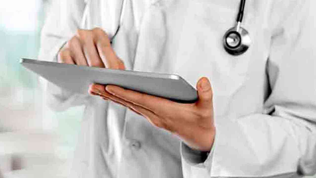 அனைத்து சுகாதார பணியாளர்களின் விடுமுறைகளும் ரத்து 