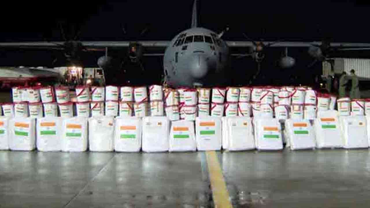 நிவாரணப் பொருட்களுடன் இந்திய விமானம் நாட்டிற்கு