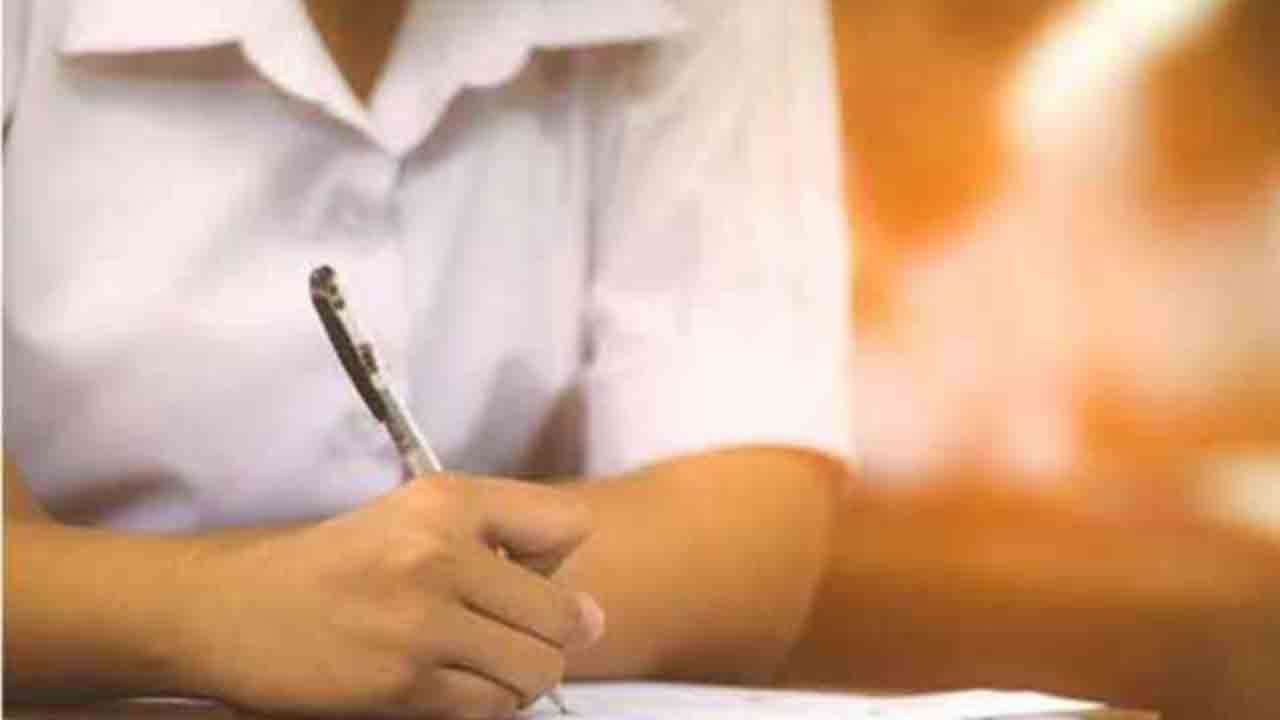 A/L உட்பட அனைத்துப் பரீட்சைகளும் காலவரையறையின்றி ஒத்திவைப்பு