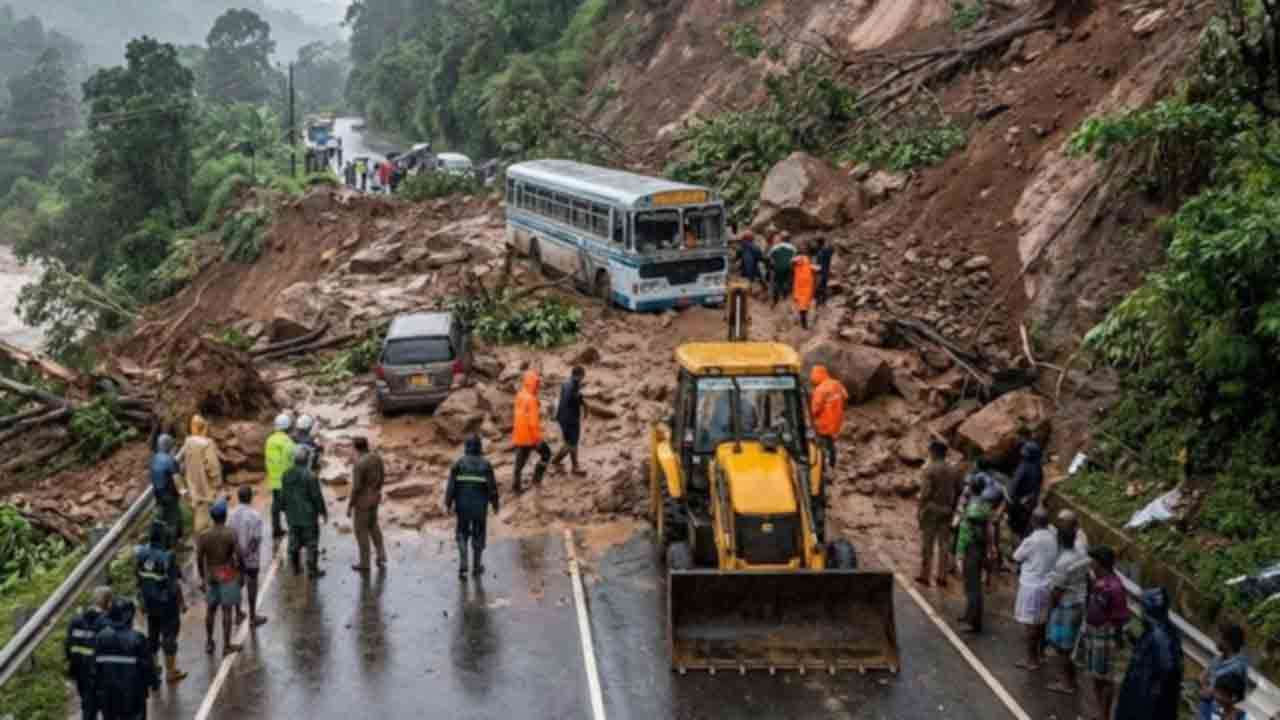 மூடப்பட்டிருந்த 159 பிரதான வீதிகள் மீண்டும் திறப்பு