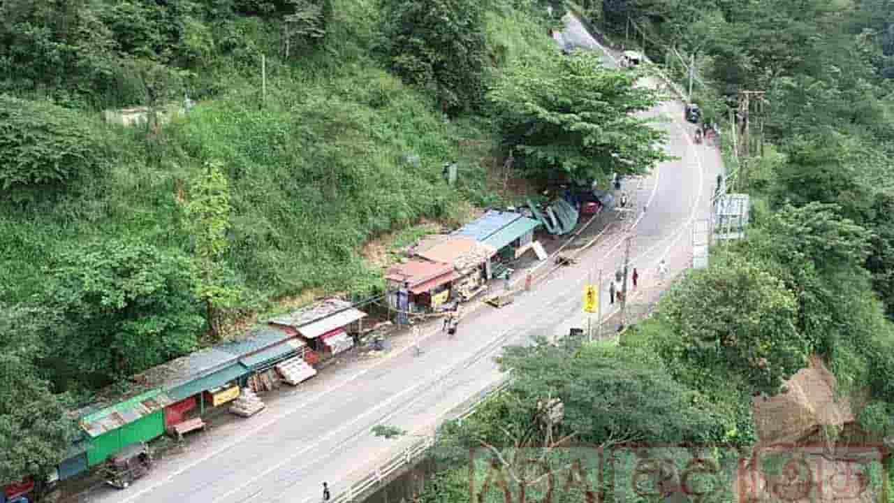 கண்டி - கொழும்பு பிரதான வீதி மீண்டும் திறப்பு