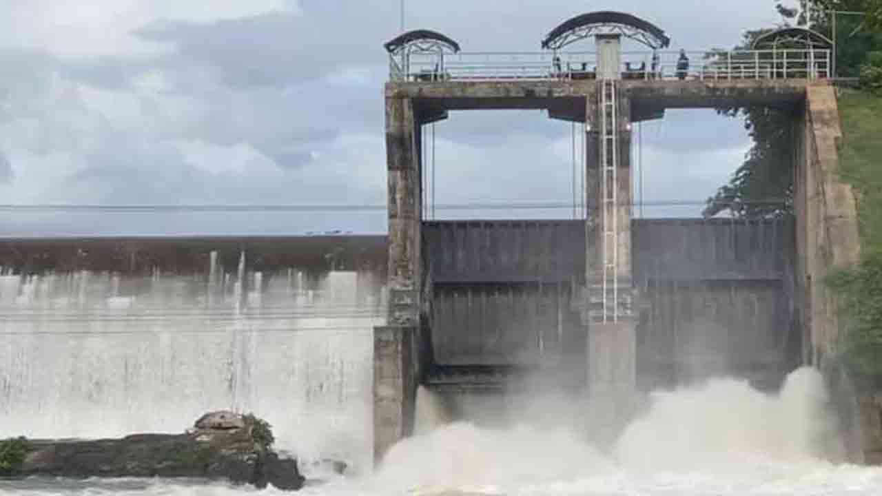 கலா ஓயாவின் வான்கதவுகள் திறப்பு