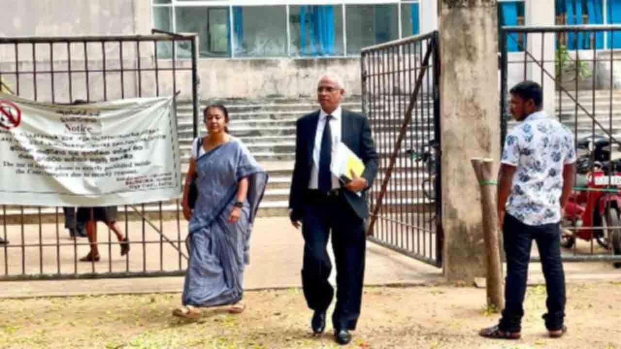 யாழ்ப்பாணம் பழைய பூங்கா உள்ளக விளையாட்டரங்குப் பணிகள் நிறுத்தம்