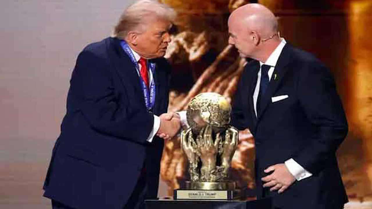 டொனால்ட் டிரம்பிற்கு 'FIFA சமாதான விருது' வழங்கப்பட்டது
