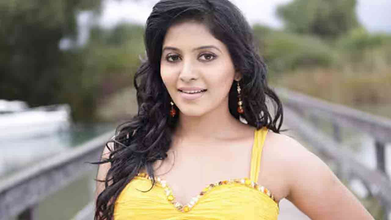 முதன்மை கதாபாத்திரத்தில் அஞ்சலி மீண்டும்