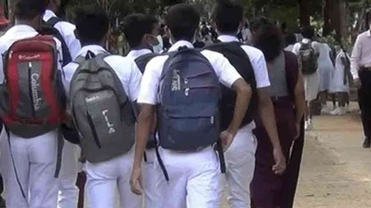 அனர்த்தத்தினால் மூடப்பட்ட பாடசாலைகள் நாளை மீளத் திறப்பு