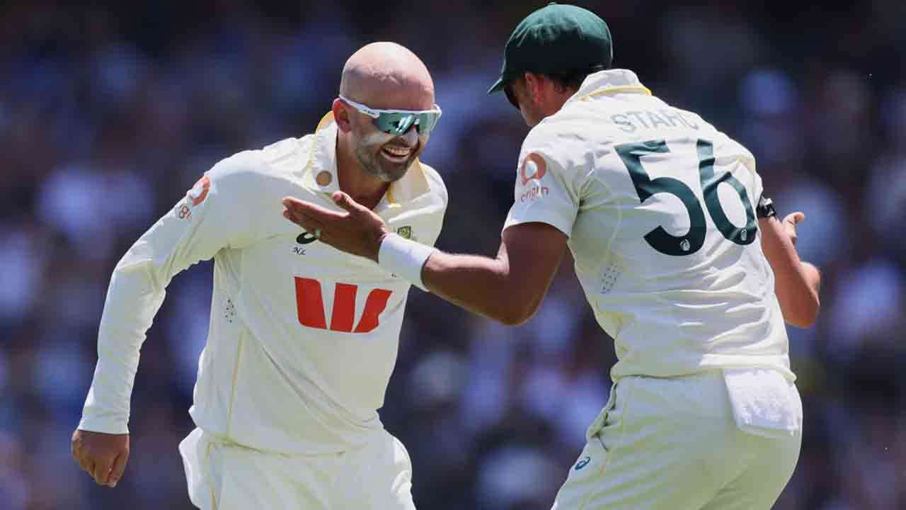 மெக்ராத்தின் சாதனையை முறியடித்த நெதன் லயன்!