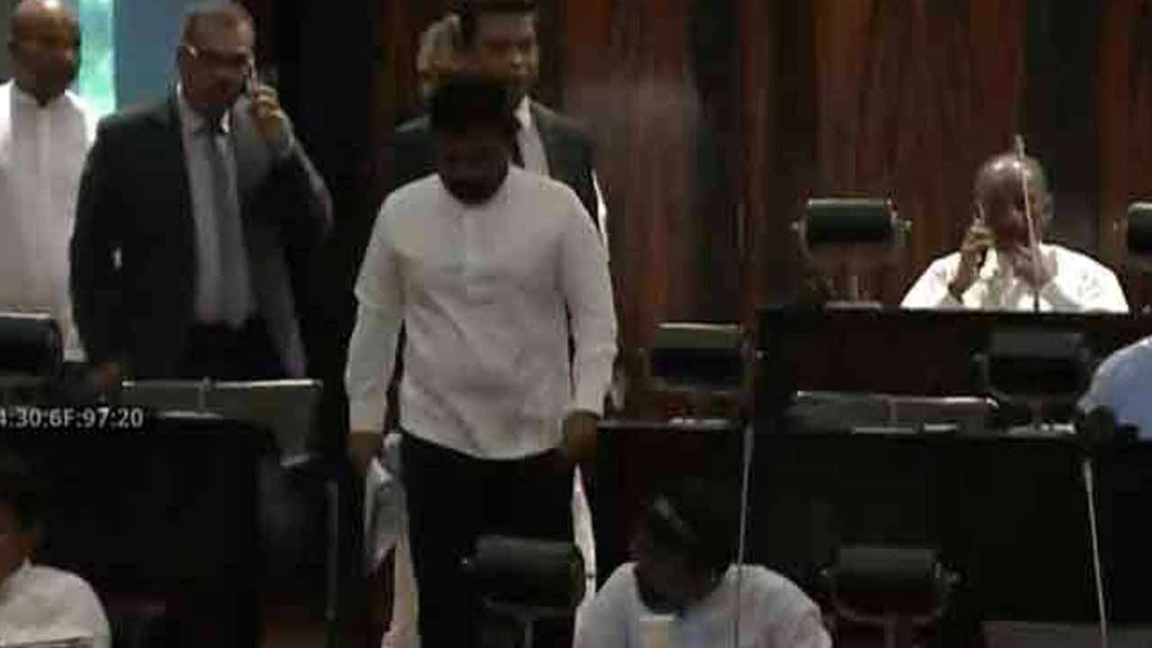 ஜனாதிபதி பாராளுமன்றில் விசேட உரை 