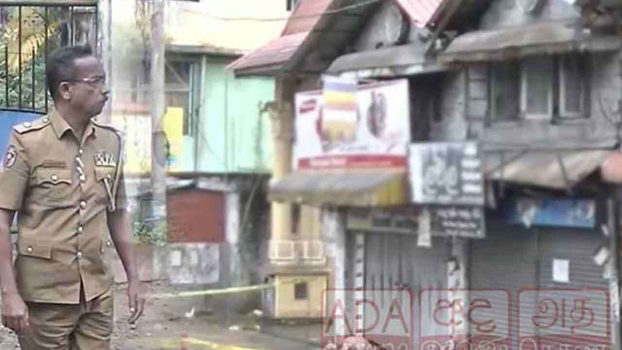  மண்சரிவு அபாயம் - புஸல்லாவையில் வர்த்தக நிலையங்களுக்கு பூட்டு