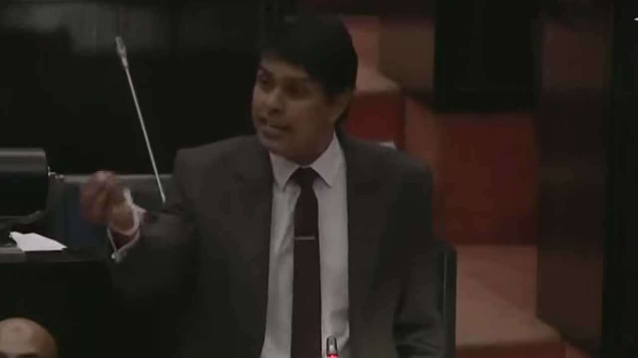 சோற்றுக்காக சபையில் சீறிப்பாய்ந்த அர்ச்சுனா!