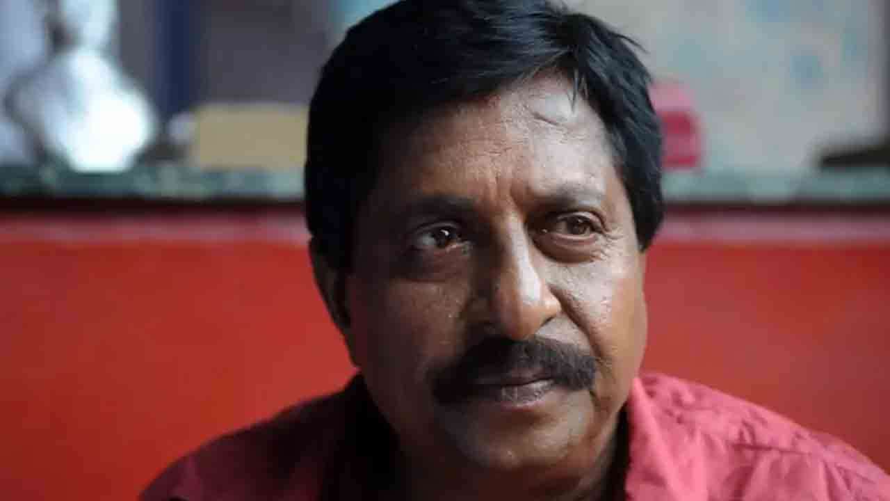 பிரபல நடிகர் ஸ்ரீனிவாசன் காலமானார்