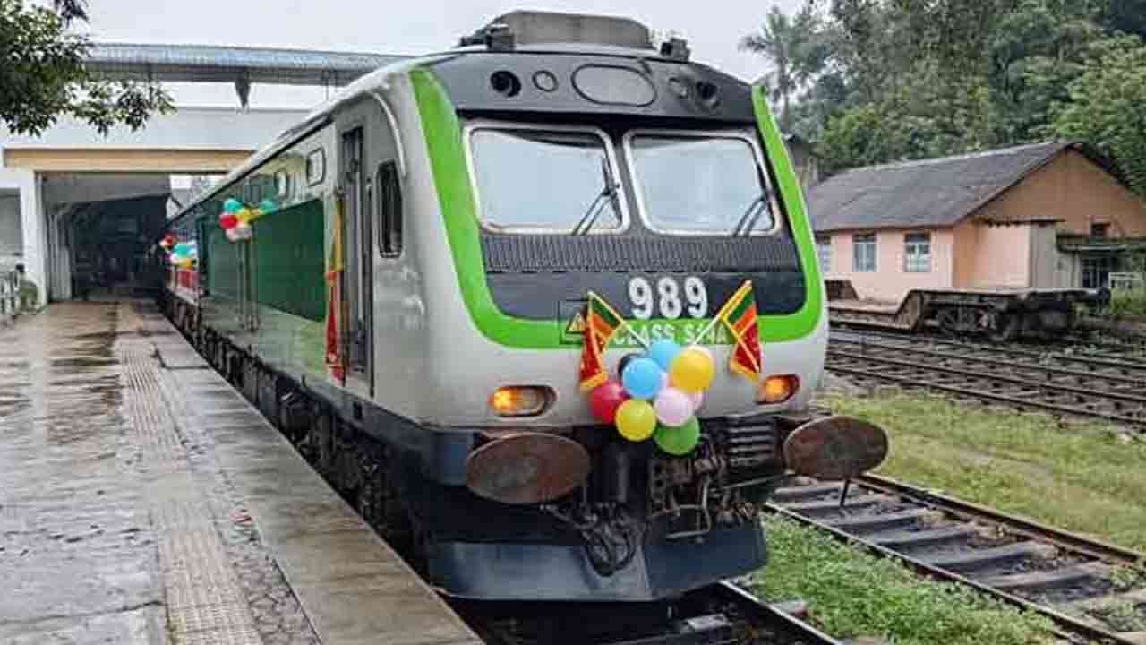  23 நாட்களின் பின் பதுளையில் இருந்து ஆரம்பமான ரயில் சேவை
