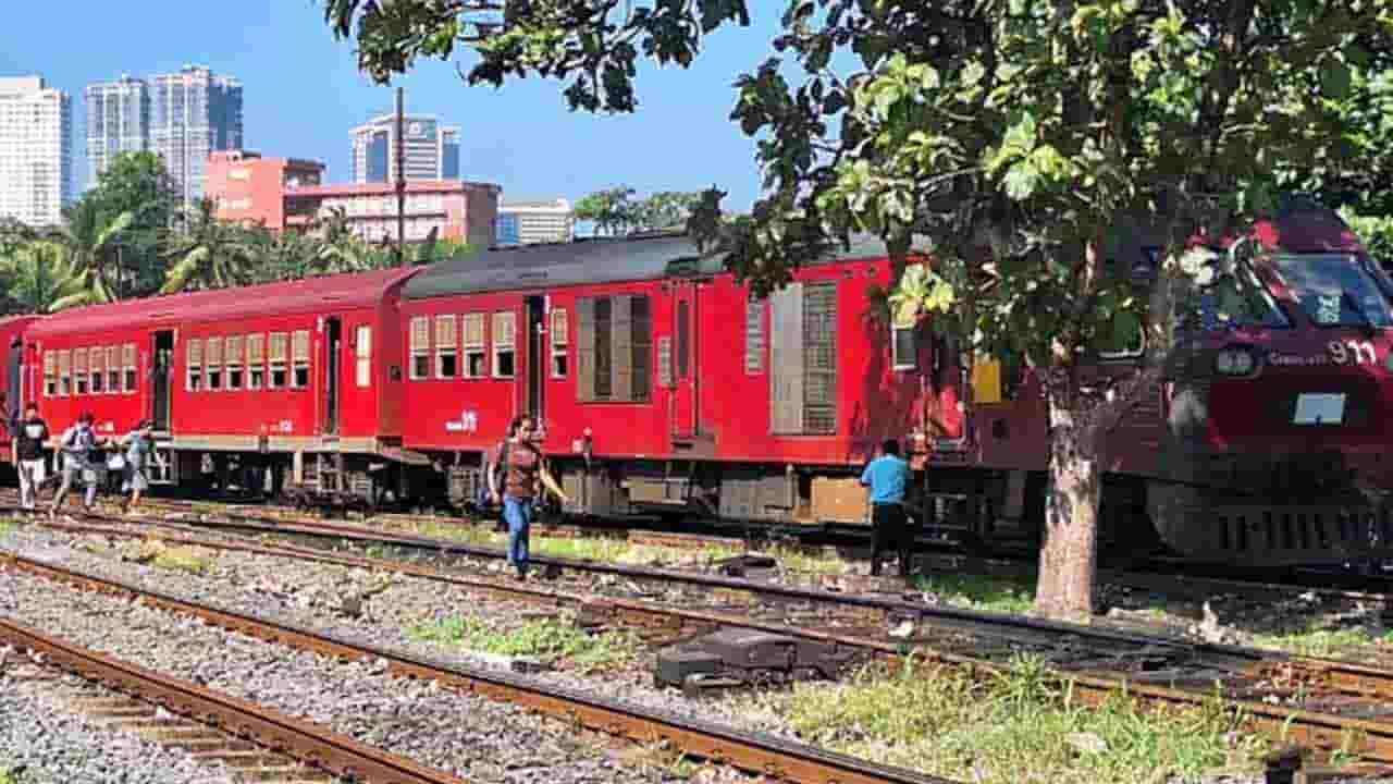 ரயில் ஒன்று தடம்புரள்வு