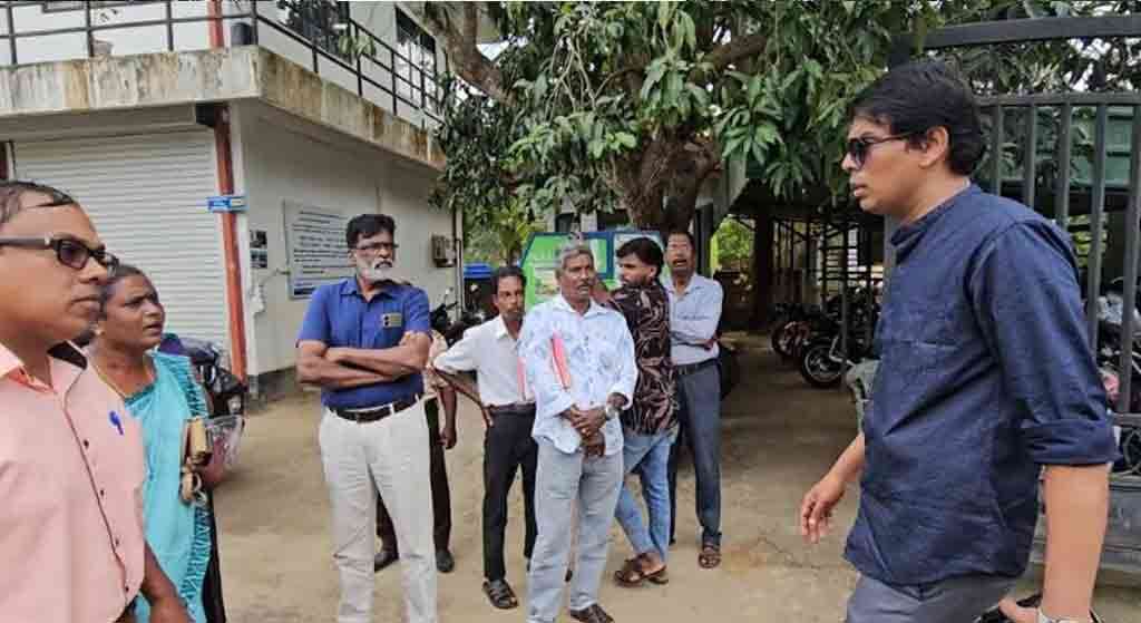 பெண் உறுப்பினர்களை தாக்கும் பாணியில் சென்ற அர்ச்சுனா