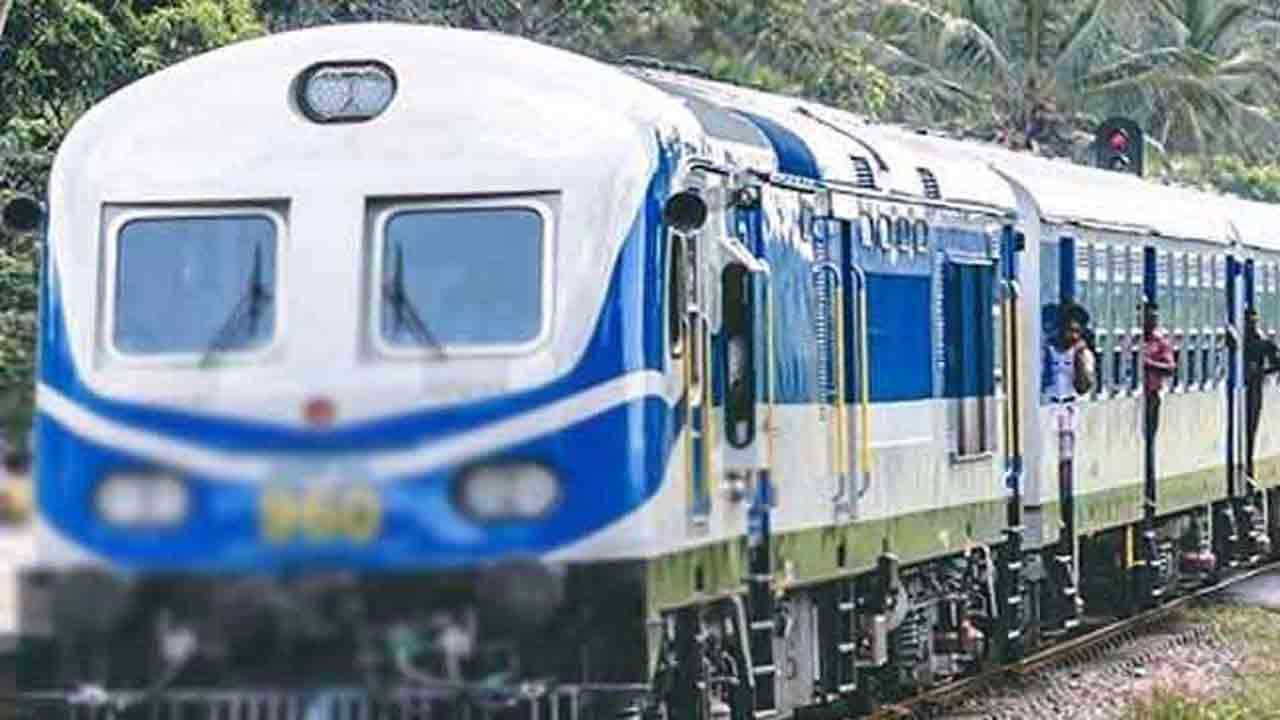 பண்டிகைக் காலத்தை முன்னிட்டு விசேட ரயில் சேவை 