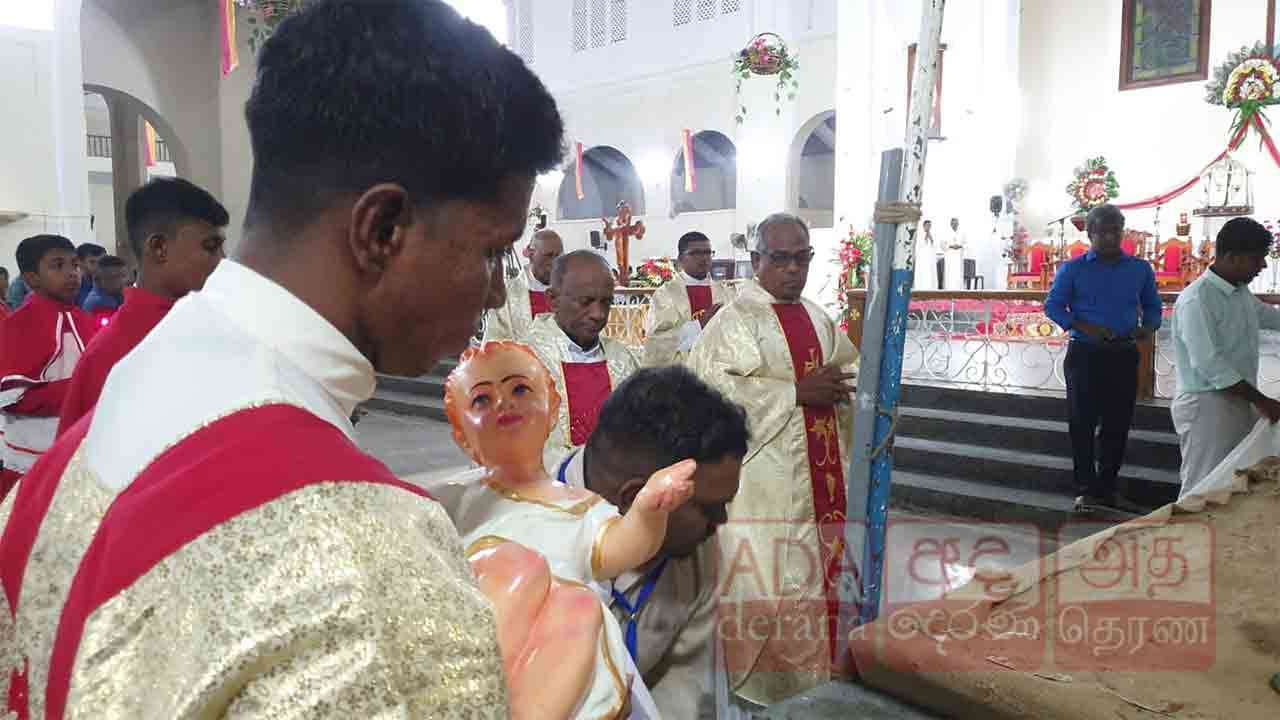 நள்ளிரவு கூட்டுத்திருப்பலி! 