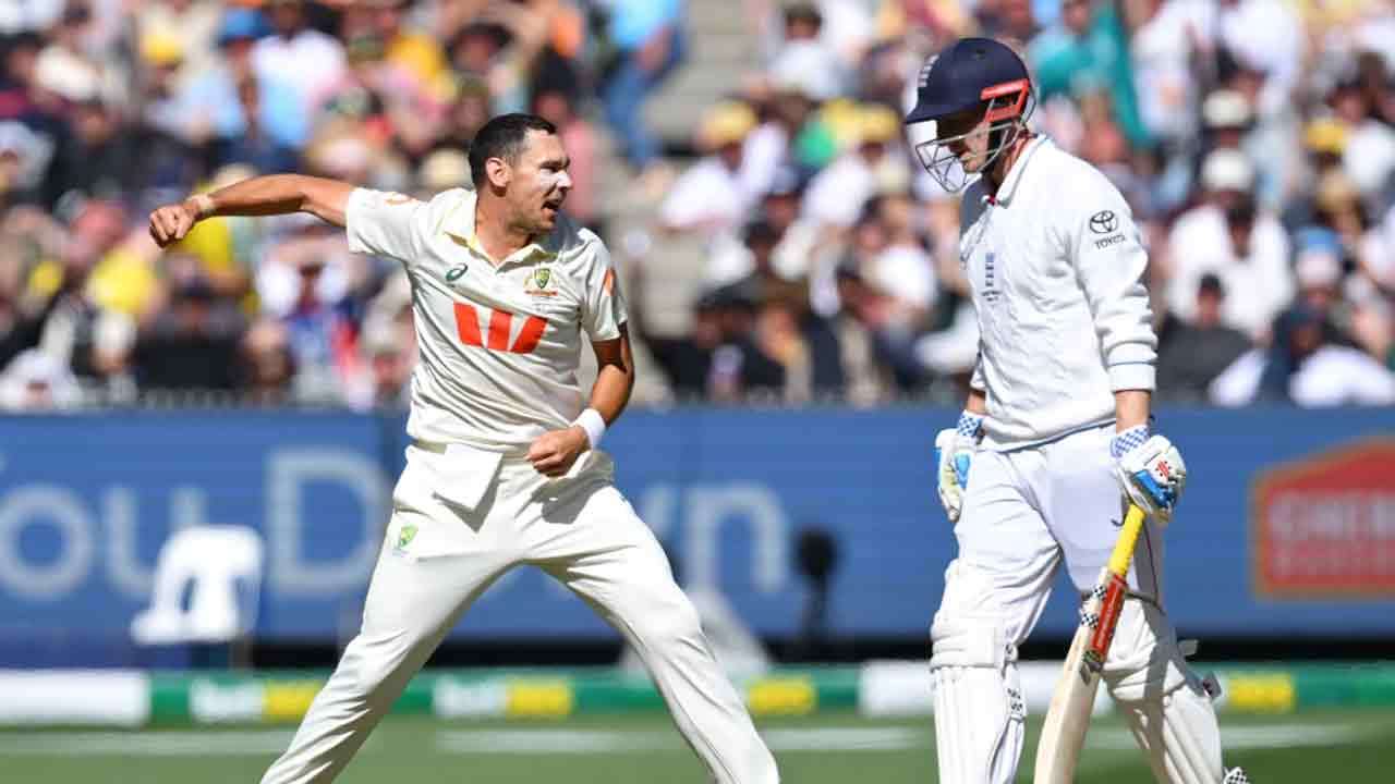 152 ஓட்டங்களில் சுருட்டிய இங்கிலாந்தை 110 ஓட்டங்களில் மடக்கிய அவுஸ்திரேலியா!