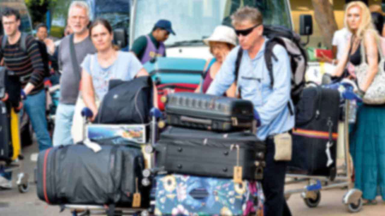  23 இலட்சத்தை கடந்த சுற்றுலாப் பயணிகள் வருகை