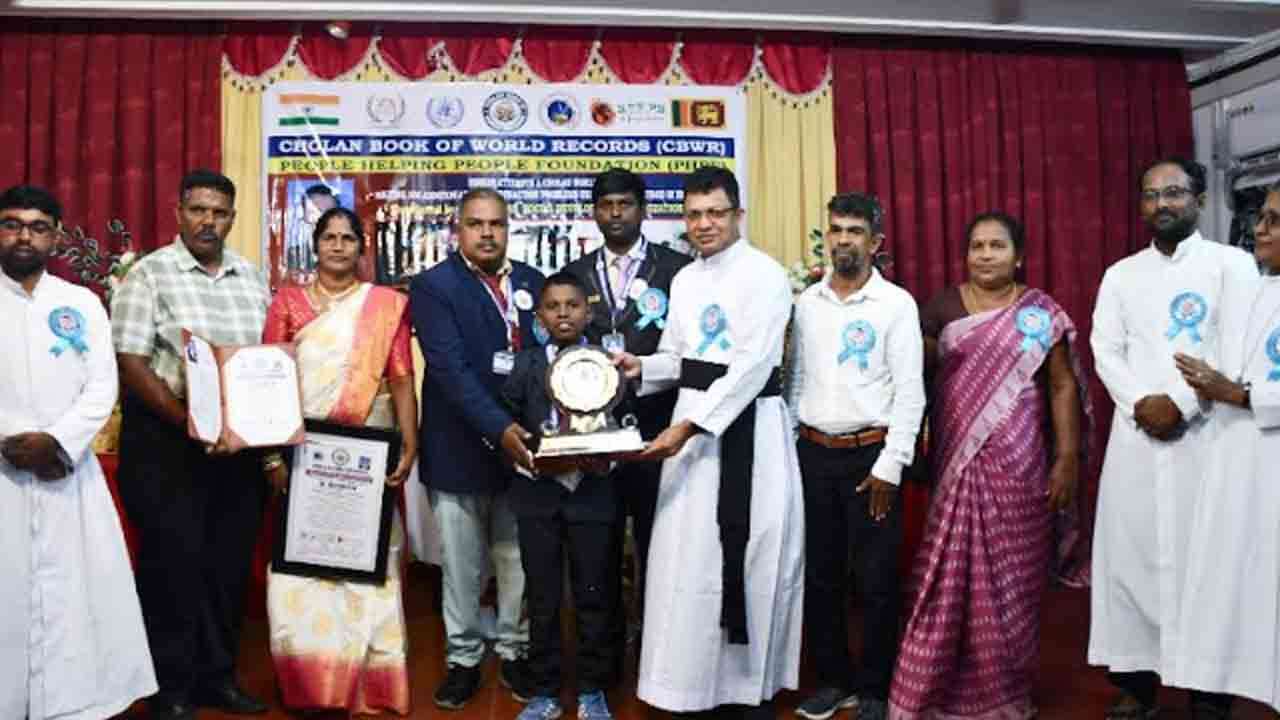 சோழன் உலக சாதனை படைத்த மாணவன்!