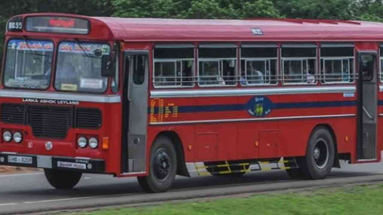 மது போதையில் அரச பேருந்தை செலுத்திய சாரதி கைது 