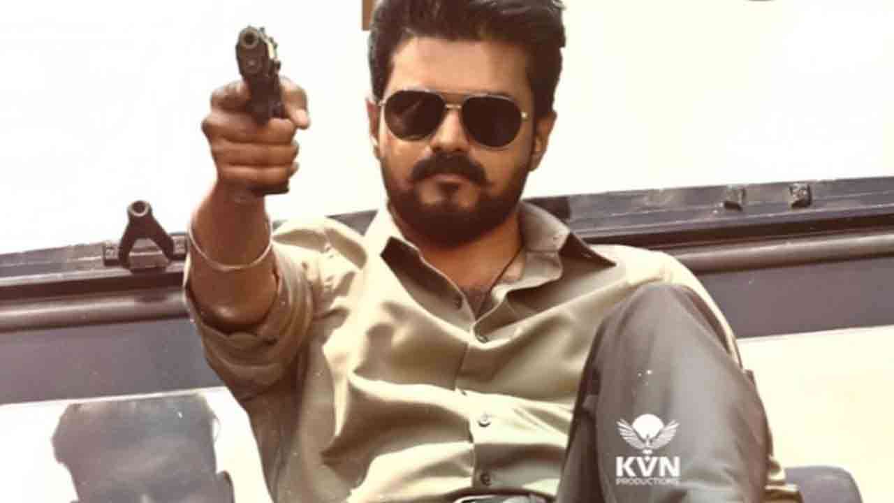 முன்பதிவில் வசூலை வாரிக் குவிக்கும் ஜனநாயகன்