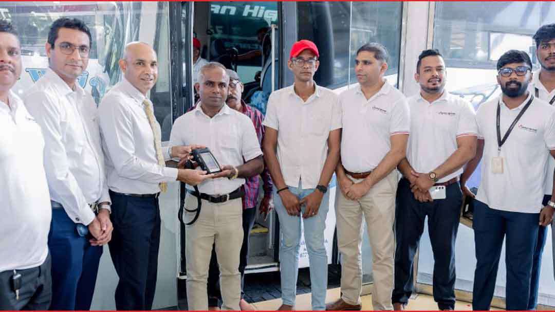 பேரூந்துகளில் டிஜிட்டல் கொடுப்பனவுகளுக்கு இடமளித்து, தேசிய போக்குவரத்தை டிஜிட்டல்மயமாக்குவதற்கு DFCC வங்கி ஆதரவளிக்கின்றது