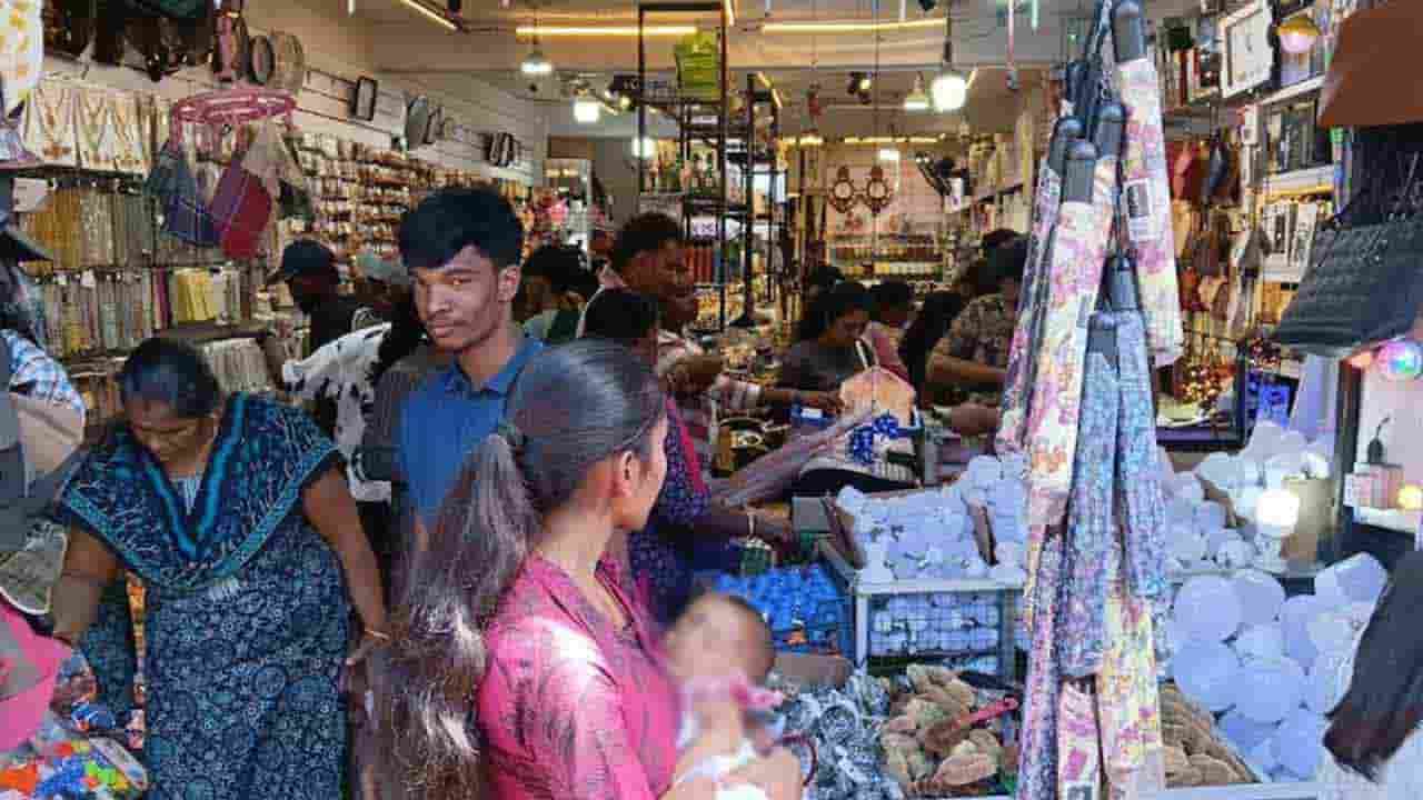 சோகங்களை மறந்து பொங்கலுக்குத் தயாராகும் மலையக மக்கள்