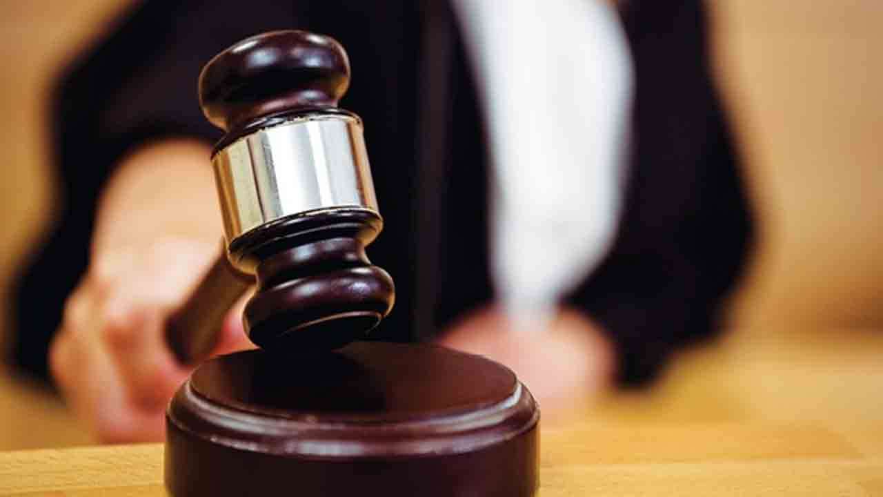 அதிக விலைக்கு அரிசி விற்ப​னை: 3 வர்த்தகர்களுக்கு அபராதம்